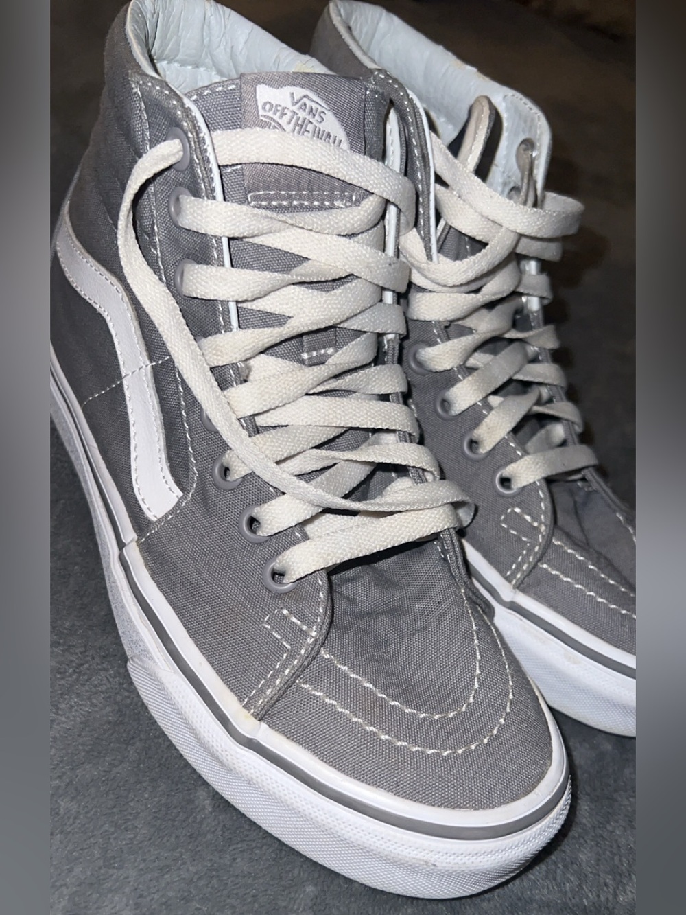 Boys Vans High Top Skate Sneakers in Gray and White 5.5